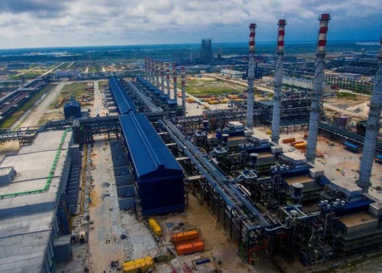 Dangote Refinery Deploys 4,000 CNG Powered Tankers To Begin Nationwide Petrol, Diesel Distribution