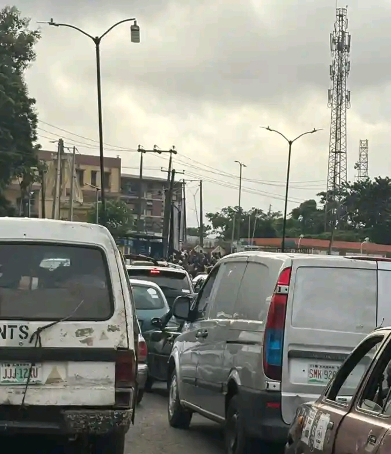 Commuters, staff stranded as students protest renaming of Polytechnic Ibadan