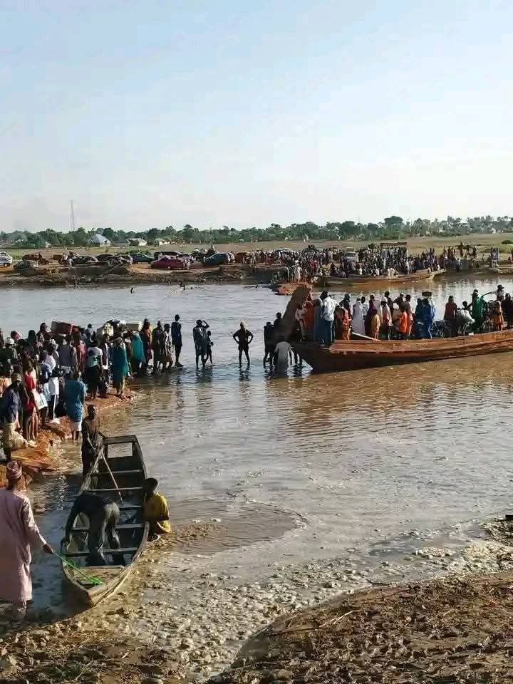 Boat capsizes in collapsed Taraba bridge, three missing as residents decry govt neglect